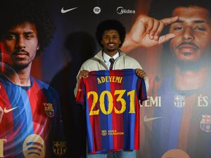 Karim Adeyemi ke Barcelona Tak Perlu Diyakinkan Hansi Flick