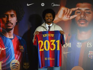 Karim Adeyemi ke Barcelona Tak Perlu Diyakinkan Hansi Flick