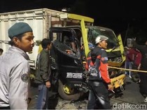 Adu Banteng Truk Vs Truk di Gunungguruh Sukabumi
