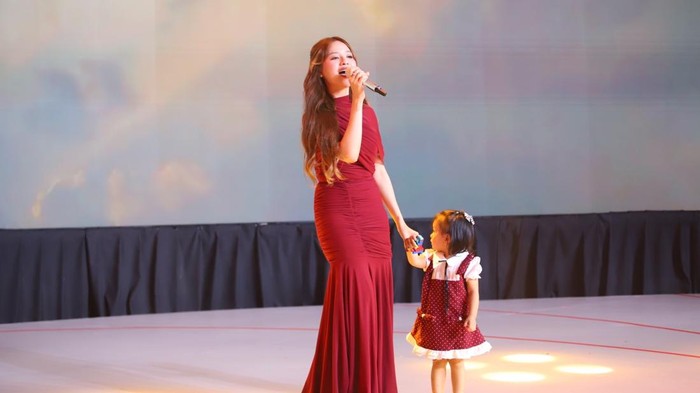Anggi Marito Bawa Jingle Terbaru Morinaga di Dunia Generasi Platinum Event