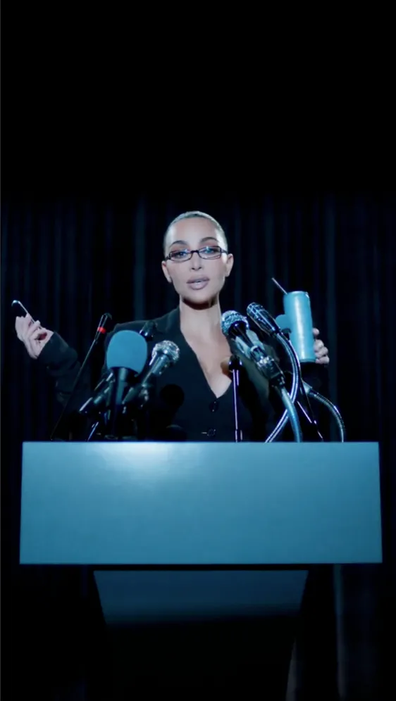 Baru! Kim Kardashian Luncurkan Minuman Energi Bebas Kafein