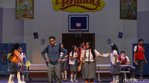 Drama musikal Skylite Musicals 2026 kembali digelar di Graha Bhakti Budaya, Taman Ismail Marzuki, Jakarta, Sabtu (25/7/2026). Pertunjukan tahunan ini diproduksi sepenuhnya oleh siswa SMA Labschool Kebayoran.