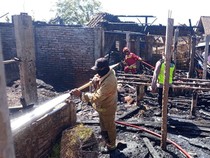 2 Rumah Ludes Terbakar di Temanggung, Kambing-Puluhan Unggas Mati