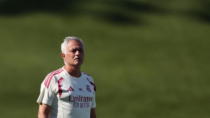 Soccer Football - Friendly - Real Madrid v AD Alcorcon - Ciudad Real Madrid, Valdebebas, Madrid, Spain - July 24, 2026 Real Madrid coach Jose Mourinho during the match REUTERS/Alejandro Martinez Velez     TPX IMAGES OF THE DAY