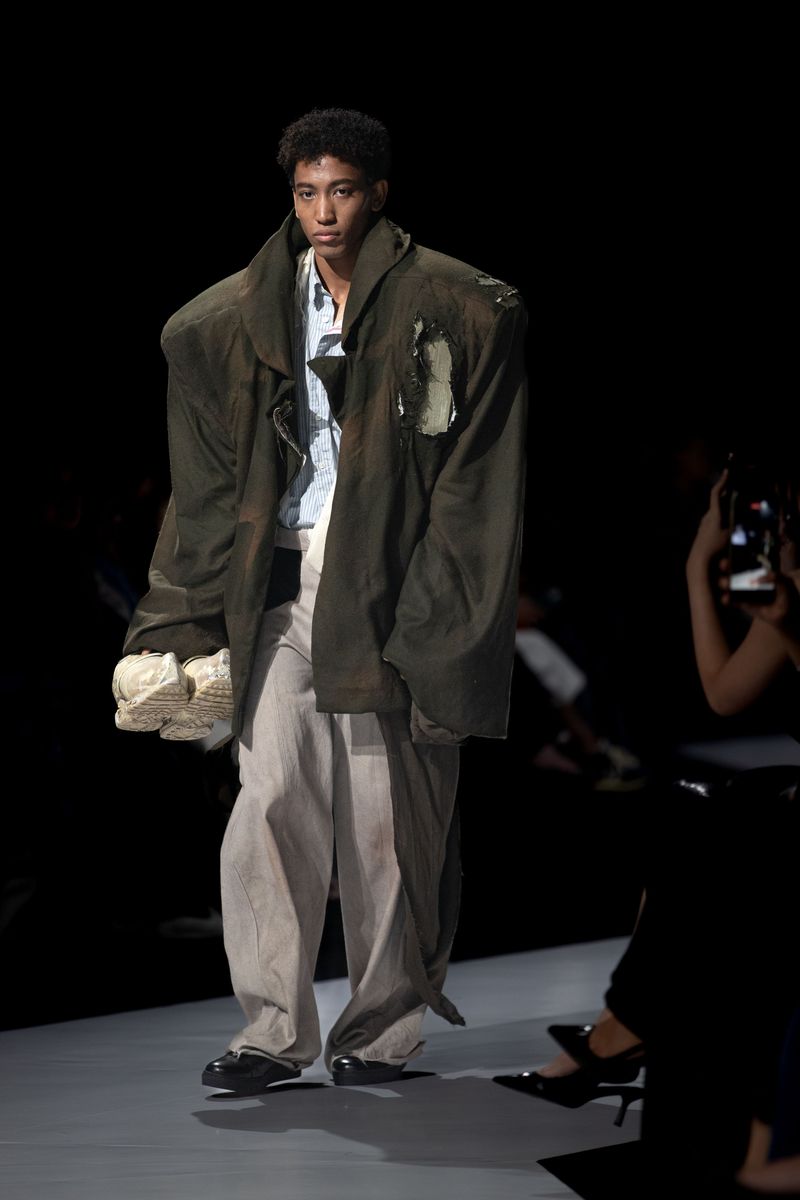 Koleksi Aurélien Voegelin dari untuk Pintu Incubator Ecolde Duppere di JF3 Fashion Festival 2026