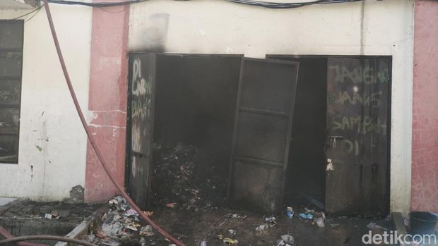 Kondisi Blok G Rusunawa Kudu, Kecamatan Genuk, Kota Semarang, yang terbakar, Sabtu (25/7/2026) pagi. Kondisi Blok G Rusunawa Kudu, Kecamatan Genuk, Kota Semarang, yang terbakar, Sabtu (25/7/2026) pagi.