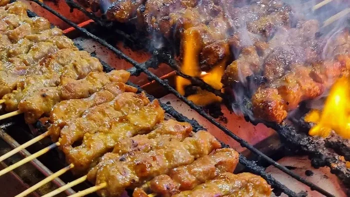 5 Kuliner Nonhalal Paling Legendaris di Bandung, Ada Mie hingga Sate Babi!