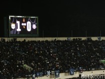 Momen Hangat Bobotoh-Aremania Satu Tribun di Piala Presiden 2026