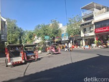 Viral Petugas Jogomaton Siram Arang Pedagang Sate Liar di Malioboro