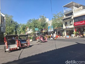 Viral Petugas Jogomaton Siram Arang Pedagang Sate Liar di Malioboro