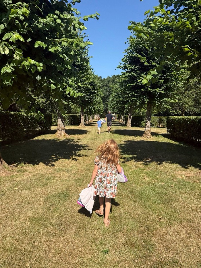 Momen Langka Meghan Markle Ajak Anak Kujungi Rumah Masa Kecil Putri Diana