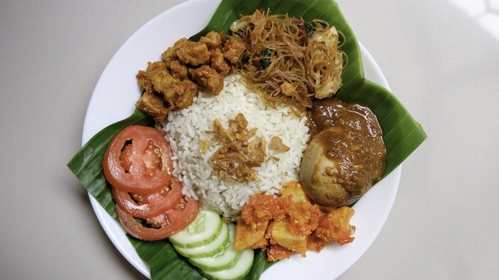 Resep Nasi Uduk Rice Cooker yang Pulen Gurih dan Harum