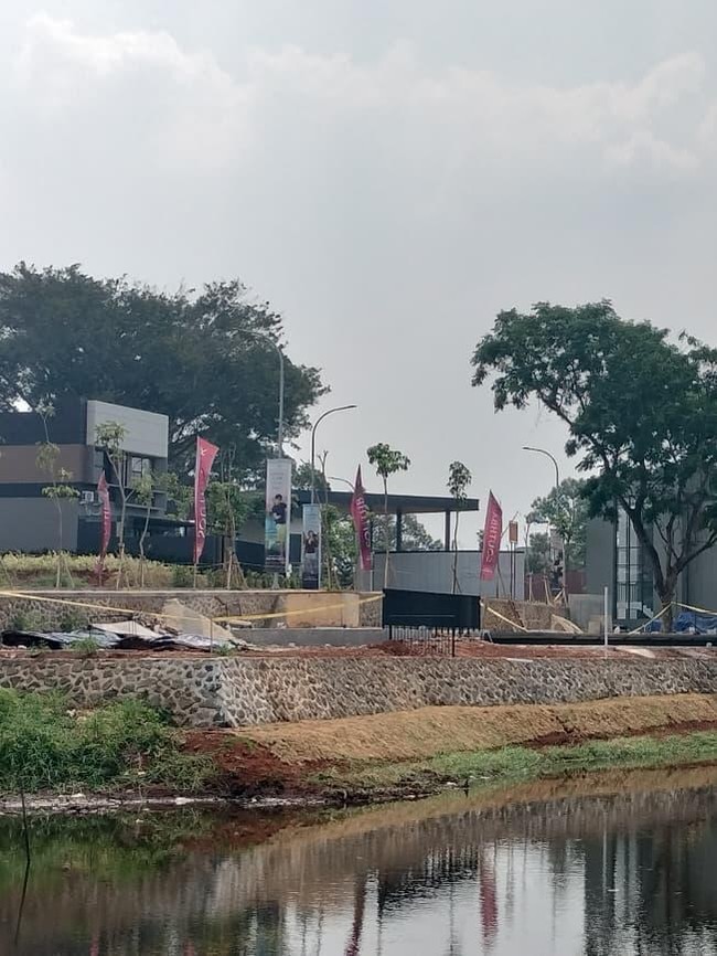 Potret Proyek Kolam Renang Shila at Sawangan yang Dihentikan gegara Disegel