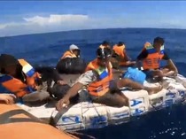 Penyelamatan Dramatis 6 ABK KM Genius yang Tenggelam di Selat Bali