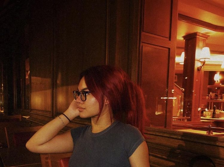 Potret Cantik Shafa Harris saat Ngeteh hingga Makan Sandwich Keju