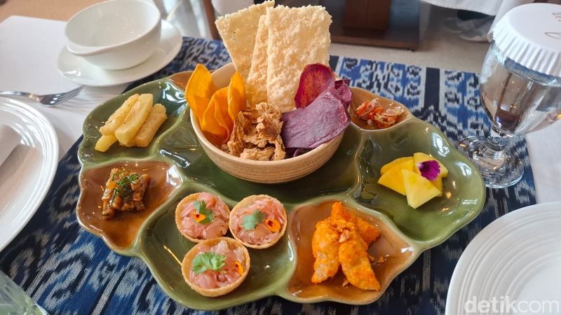 Jelajah Kuliner Indonesia Autentik Lewat Rijstaffel di Restoran Bersejarah Ini