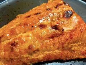 Tambahkan 1 Bahan Simpel Ini, Salmon Panggang Lebih Juicy Nikmat