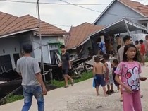 Tiga Rumah Ambruk di Banjar, Satu Orang Meninggal Dunia