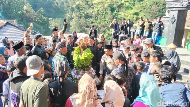 Tradisi Saparan di Kaliangkrik Magelang Potret keramaian Saparan di Dusun Butuh, Desa Temanggung, Kecamatan Kaliangkrik, Kabupaten Magelang, Sabtu (25/7/2026).