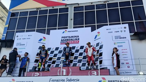 Wahyu Nugroho, sukses meraih kemenangan Race 1 kelas National Supersport 600cc pada ajang Mandalika Racing Series (MRS) 2026 Round 3 di Sirkuit Mandalika, Sabtu (25/7/2026). Foto