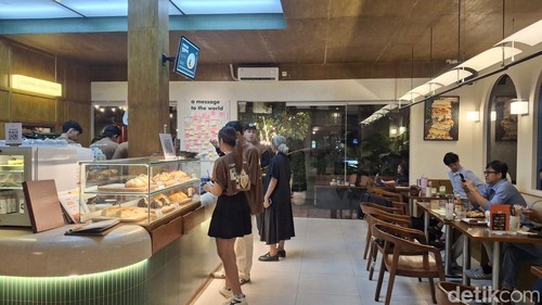 831 Coffee & Co di Petitenget, Kerobokan, Kuta Utara, Badung, Bali.