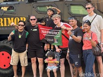 Ribuan Bonek Padati GBT Jelang Laga Persebaya Vs Persija