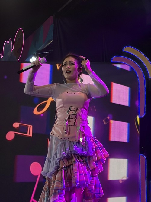 Ayu Ting Ting di Trans TV Festival.