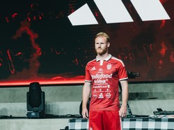 Ini penampakan jersey kandang Bali United untuk musim 2026/2027. Desainnya mengusung visual Barong Ket yang melambangkan kebaikan, keberanian, serta energi pelindung. (dok.adidas Indonesia)
