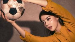 Aksi Dilraba Dilmurat di Kung Fu Soccer Bikin Stephen Chow Terpukau