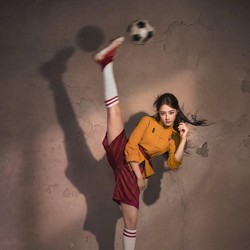 Aksi Dilraba Dilmurat di Kung Fu Soccer Bikin Stephen Chow Terpukau