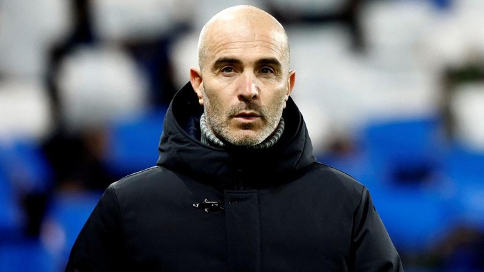 FILE PHOTO: Soccer Football - UEFA Champions League - Atalanta v Chelsea - Gewiss Stadium, Bergamo, Italy - December 9, 2025 Chelsea manager Enzo Maresca REUTERS/Alessandro Garofalo/File Photo