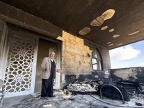 Israel Bakar Masjid Al Rahma di Tepi Barat