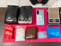 Sembunyikan Sabu di Selangkangan, Kurir Narkoba Dibekuk di Bandara Pekanbaru