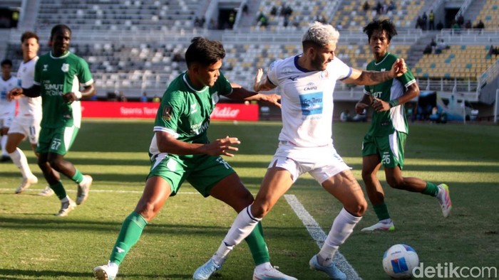 Laga PSMS vs Port FC