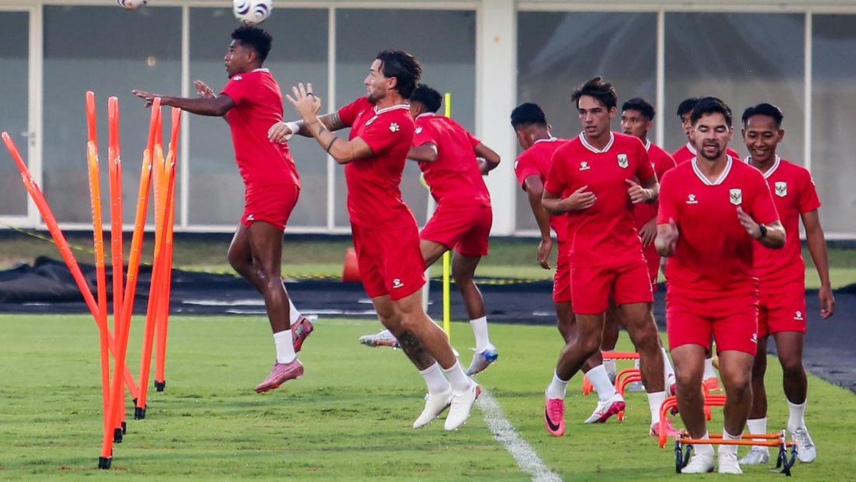 Latihan Timnas Indonesia jelang melawan Kamboja Latihan Timnas Indonesia jelang melawan Kamboja