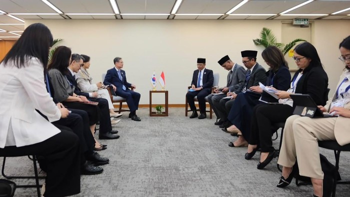 Sugiono Bertemu Menlu Korsel di Manila, Bahas Investasi hingga Situasi Iran