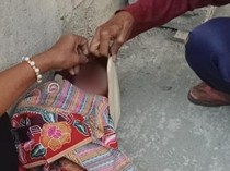 Pilu Bayi Laki-laki Dibuang di Teras Rumah Warga Trenggalek