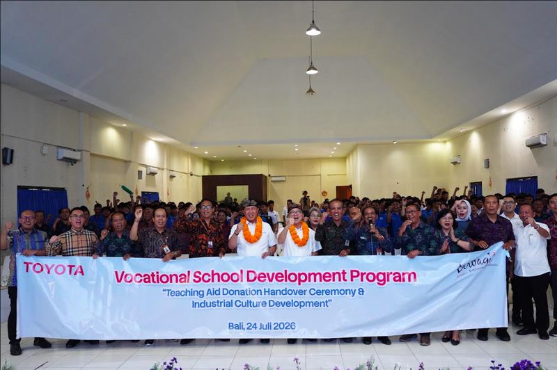 PT Toyota Motor Manufacturing Indonesia (TMMIN) melalui program Corporate Social Responsibility (CSR) memperluas program Vocational School Development ke Provinsi Bali.