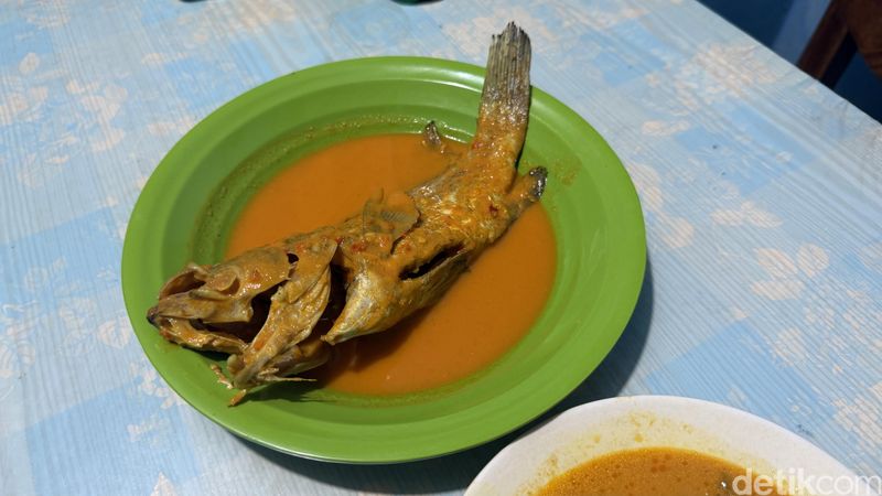 RM Pagi-Sore di Gang Benhil Punya Gulai Kerapu hingga Rendang Sedap