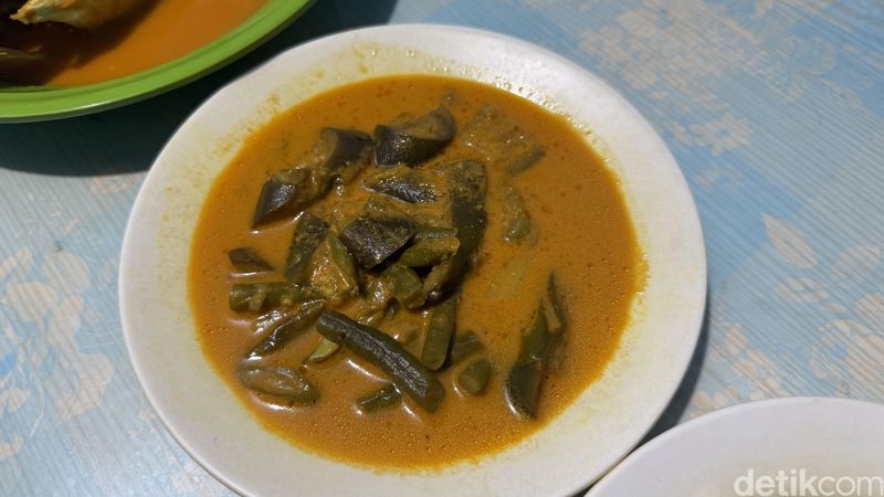 RM Pagi-Sore di Gang Benhil Punya Gulai Kerapu hingga Rendang Sedap