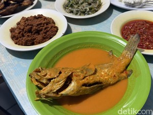 RM Pagi-Sore di Gang Benhil Punya Gulai Kerapu hingga Rendang Sedap