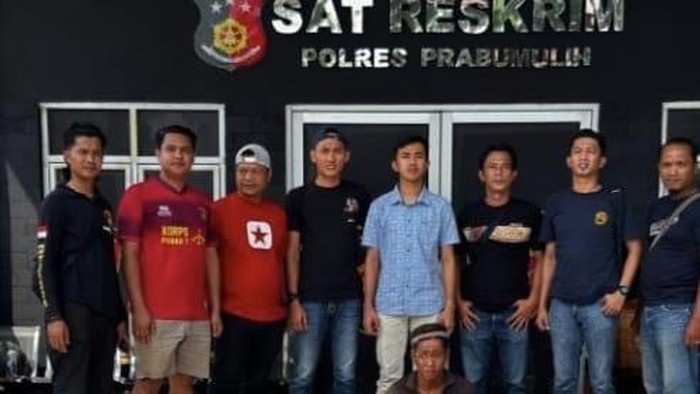 Tampang pelaku FR saat diamankan pihak kepolisian