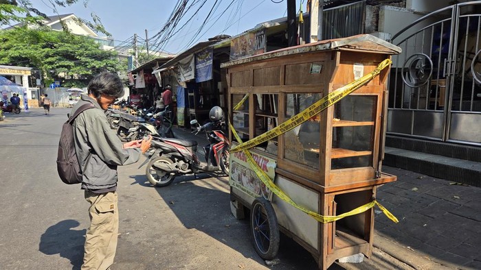 Lokasi penjual nasi uduk di Jalan Matraman Dalam, titik awal bentrok warga dengan sekelompok orang di Menteng, Jakpus, Minggu (26/7/2026).