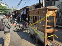Gerobak Nasi Uduk Rusak Usai Bentrokan, Camat Menteng Akan Ganti
