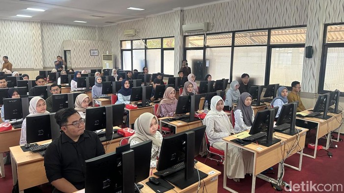 Try out tes CPNS yang digelar oleh BKD Jatim