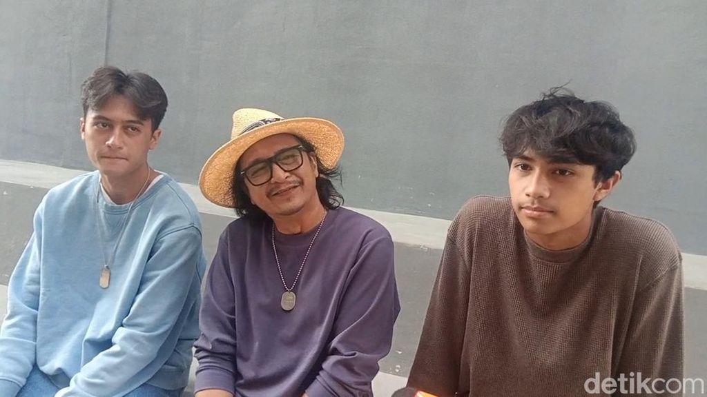 Andy /rif Diejek Anak Gara-gara Coba Ikut Tren Joget TikTok