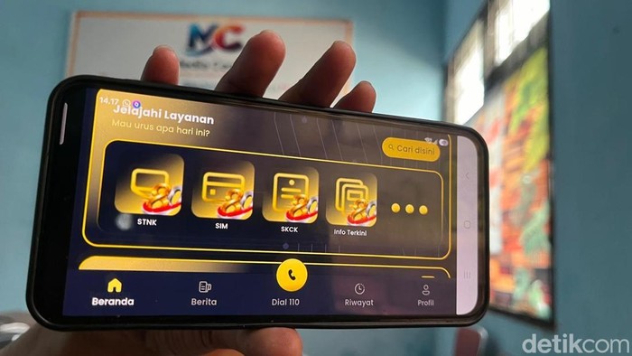 Aplikasi Polri Super App.