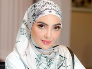 Mantap Berhijab, Ashanty Relakan Koleksi Pakaian Terdahulu
