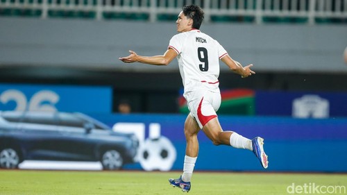 Bertanding di Stadion Pakansari, Bogor, Senin (27/7/2026), Baker dipasang sejak menit awal oleh pelatih John Herdman. Ia pun langsung membayar kepercayaan itu dengan gol.