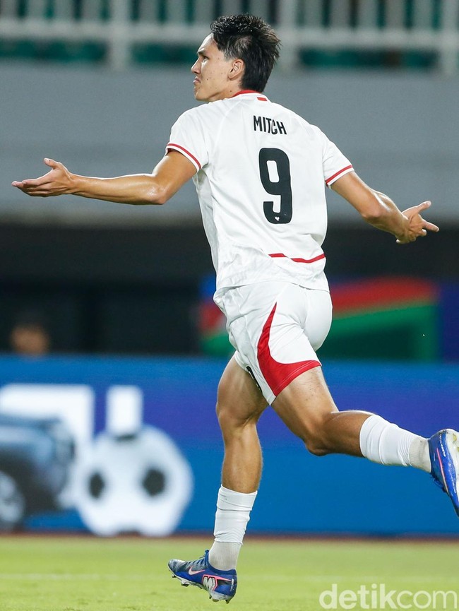 Debut Impresif Mitchell Baker Bawa Garuda Terbang Tinggi di Pakansari